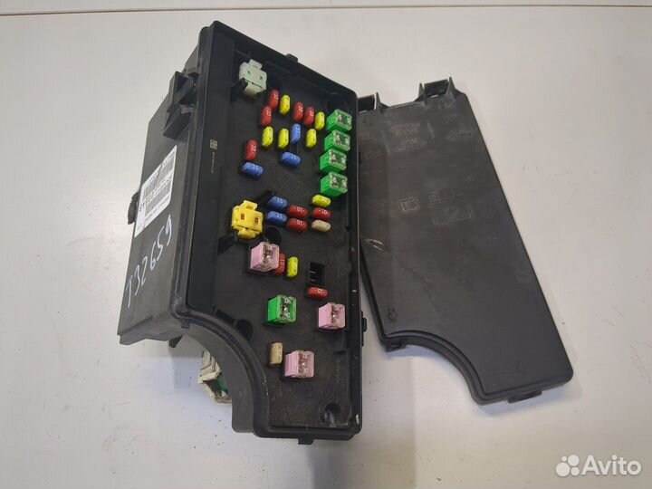 Блок предохранителей Chrysler Sebring 2007, 2008