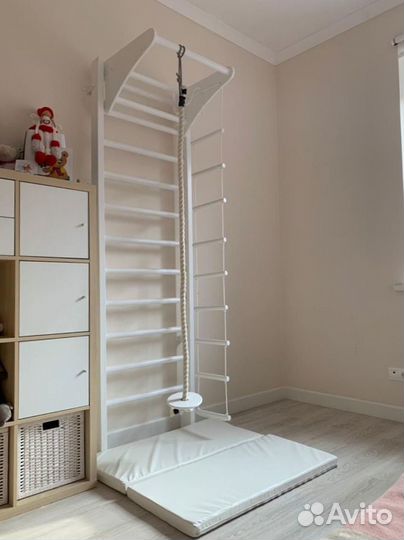 Спортивная шведская стенка из дерева