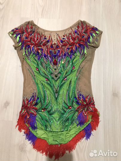 Гимнастический купальник для выступления