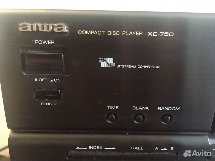 Стойка музыкальной аппаратуры aiwa