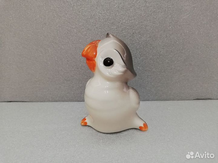 Фарфор попугай фигурка