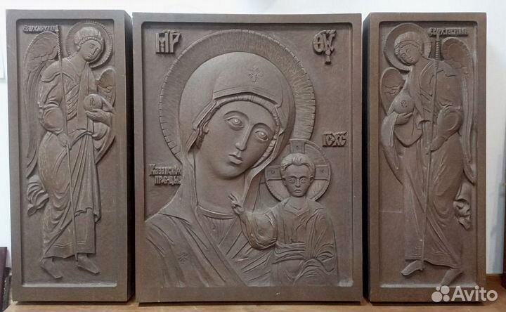 Резные иконы из дерева