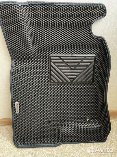 3D Ева-коврики для Mitsubishi Pajero 4