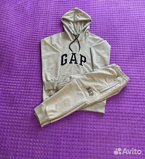 Спортивный костюм женский