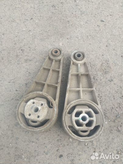 Подушка двигателя и кпп Шевроле Лачетти