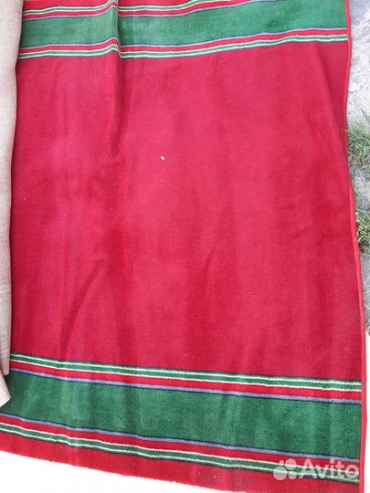 Красная ковровая дорожка