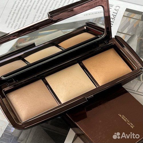 Палетка Hourglass Ambient Lighting Palette