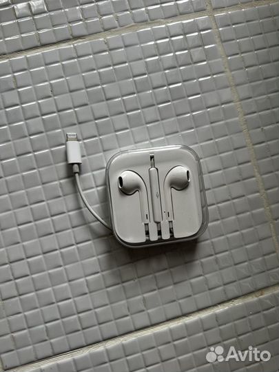 Наушники apple