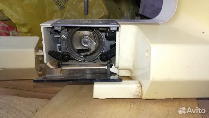 Швейная машина Jaguar на запчасти