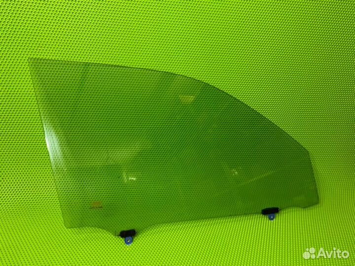 Стекло двери переднее правое Toyota Land Cruiser