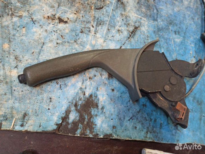 Рычаг стояночного тормоза ручник chery tiggo t11