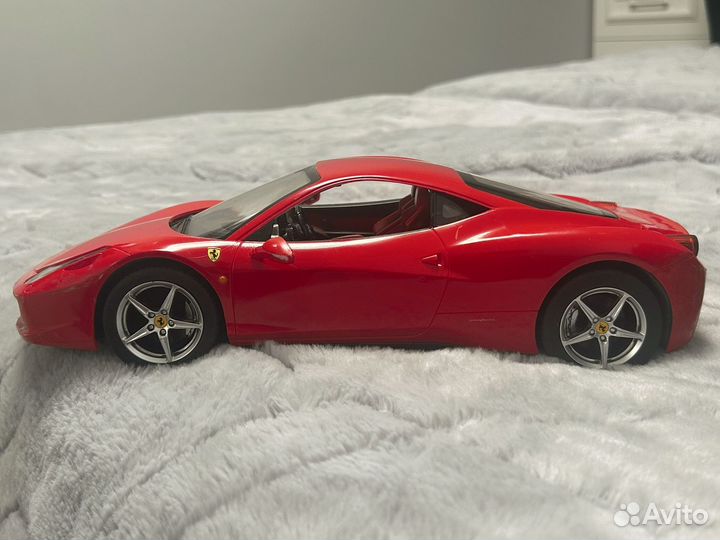 Машинка игрушкчная Rastar 488 italia
