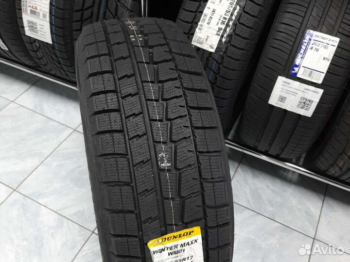 Dunlop Winter Maxx WM01 215/55 R17