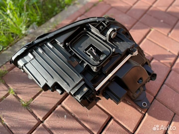 Фара левая w213