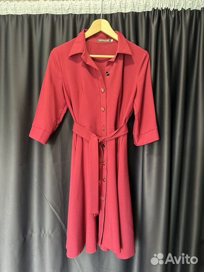 Платье на пуговицах с поясом