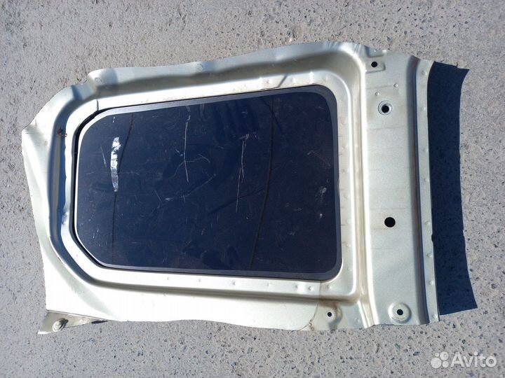 Стекло собачника Toyota Probox левое