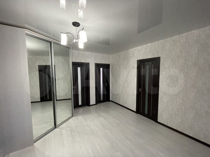 3-к. квартира, 87,1 м², 1/5 эт.