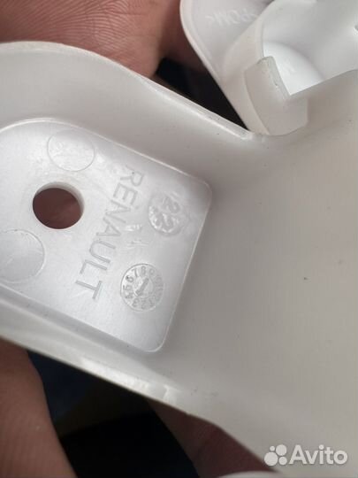 Кронштейн переднего бампера правый renault kaptur