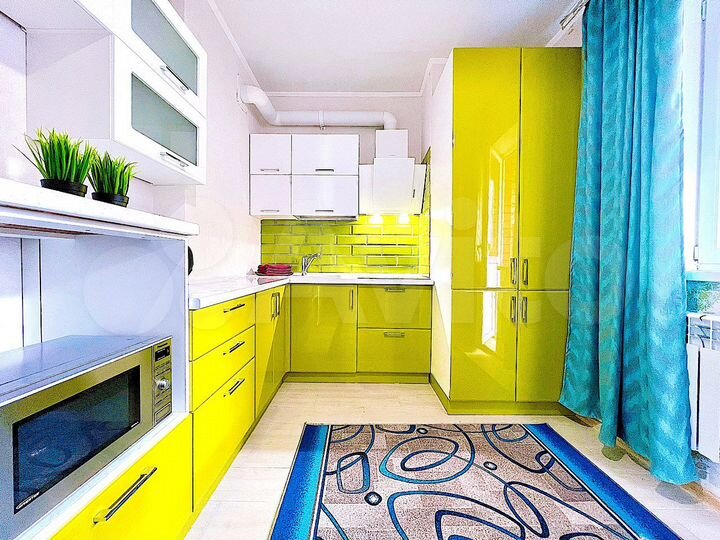 2-к. квартира, 65 м², 8/17 эт.