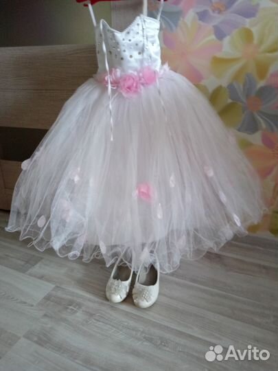 Нарядное платье