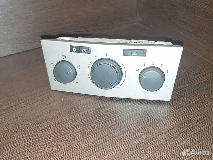 Блок управления кондиционера Opel Astra H