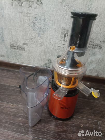 Соковыжималка шнековая Kitfort KT-1102-1