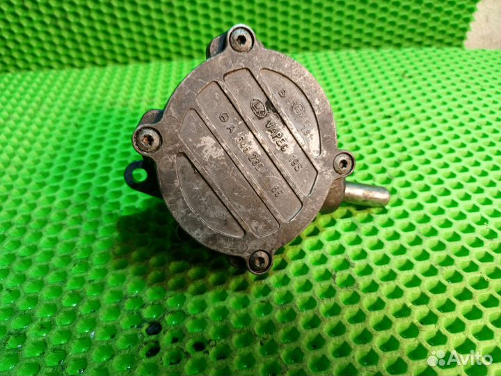 Насос вакуумный Mercedes C-Class