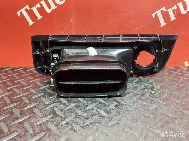 Дефлектор воздушный левый