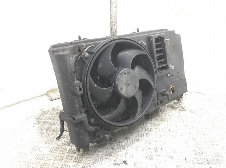 Панель передняя (телевизор) Citroen Xsara Picasso