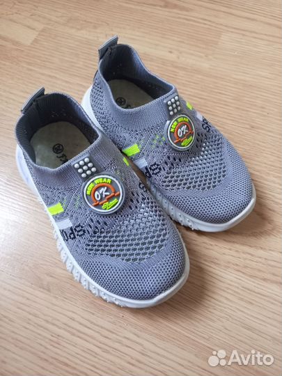 Кроссовки детские