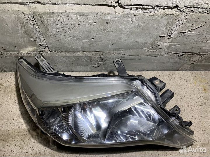 Фара Toyota Land Cruiser Prado