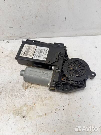 Моторчик переднего левого стеклоподъемника