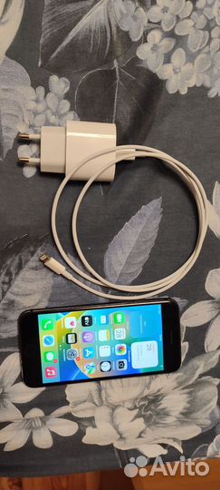 iPhone 8, 64 ГБ