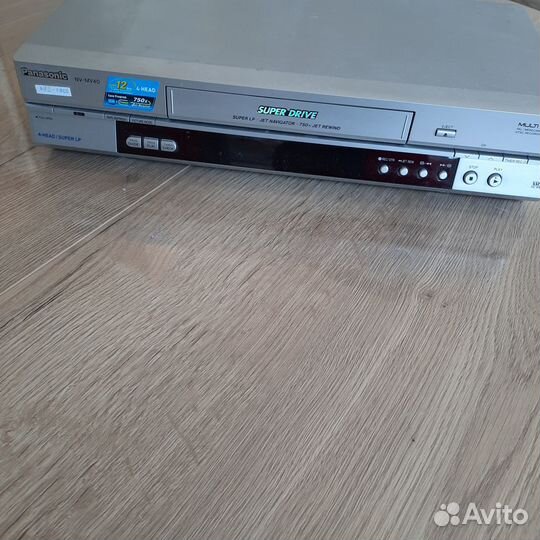Видеомагнитофон Panasonic NV-MV40