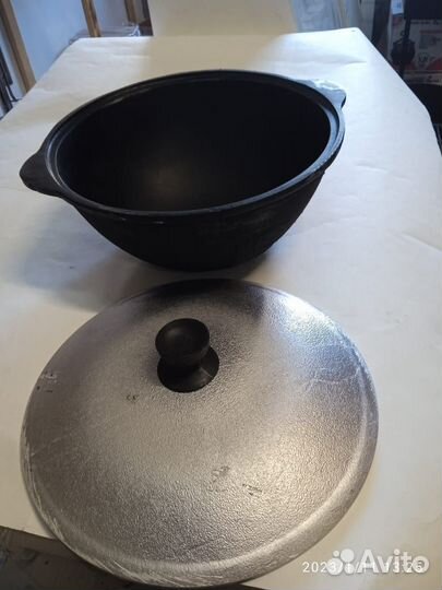 Казан чугунный 3 литра с крышкой