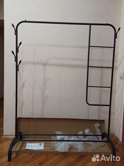 Вешалка для одежды напольная