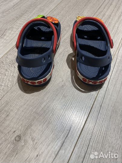 Сандали crocs c8