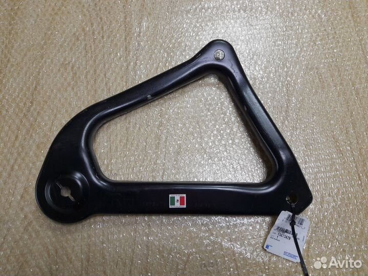 Cadillac SRX Кронштейн задней подвески Новый