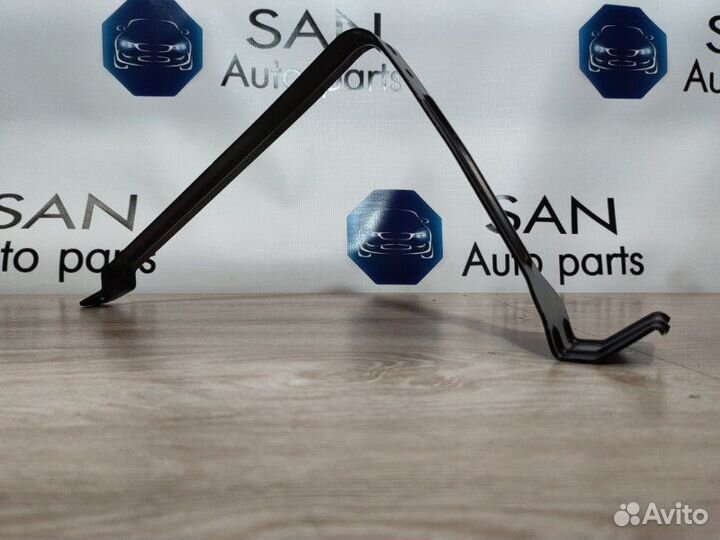 Крепление аккумулятора Bmw 5 F10 N52B30AF 2010