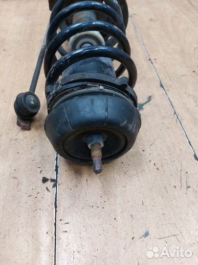 Стойка подвески передняя левая Opel Corsa C Z12XEP