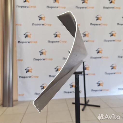 Кузовной порог правый Toyota FunCargo ремонтный