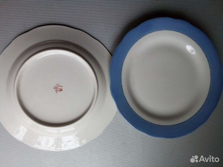 Тарелки десертные разные