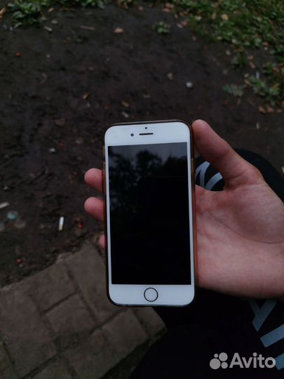 Телефон iPhone 6s