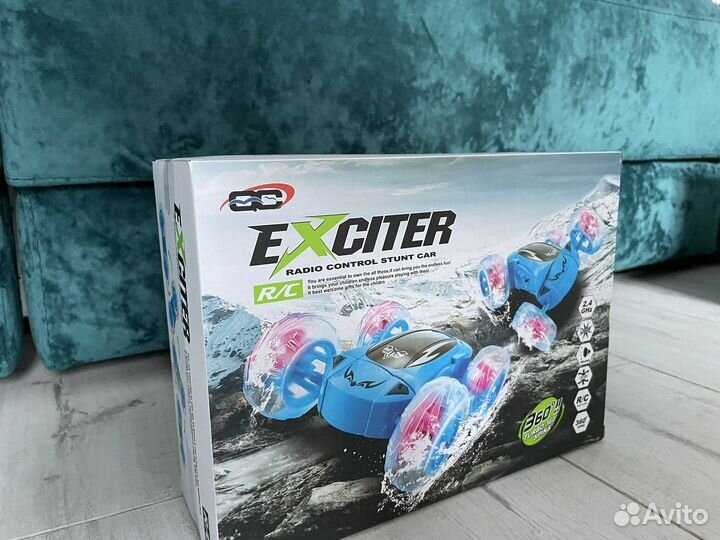 Радиоуправляемая машинка-перевертыш Exciter