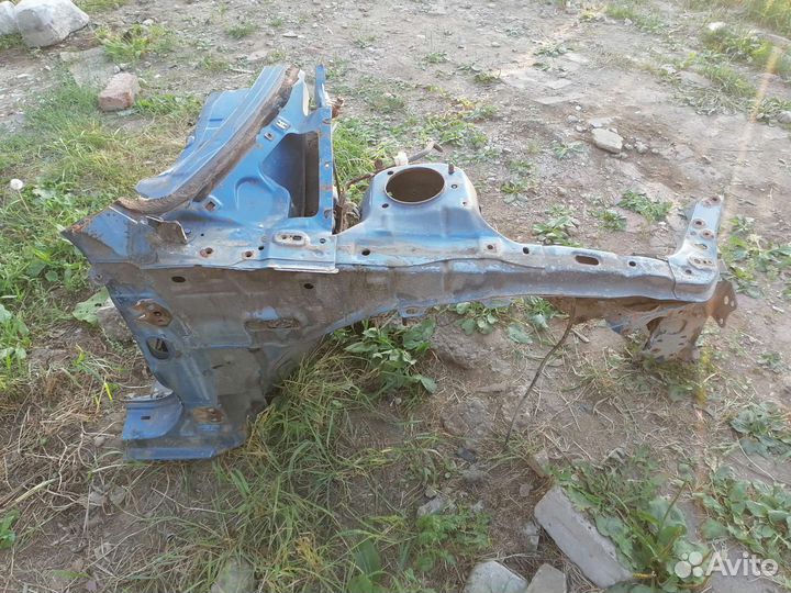 Лонжерон передний правый Mazda 323f ba