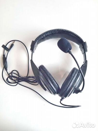 Наушники с микрофоном