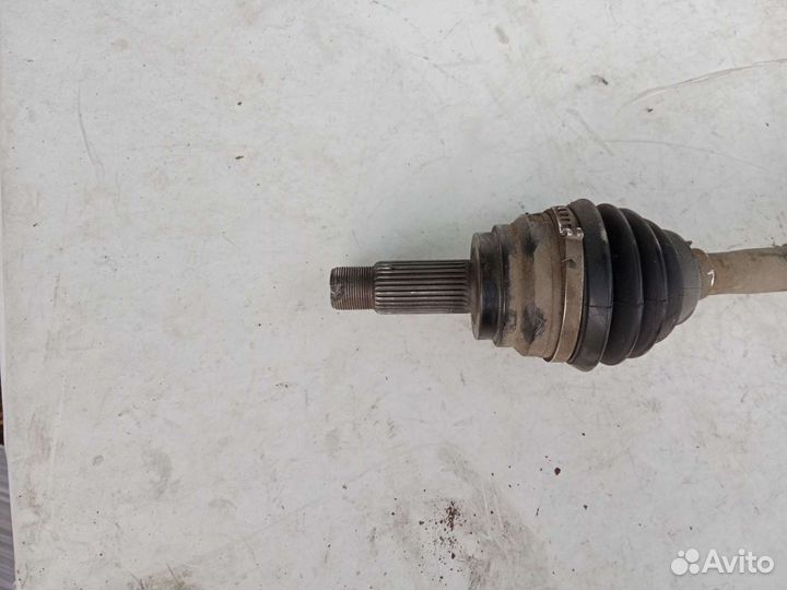 Привод передний левый BMW X5 E70 E71