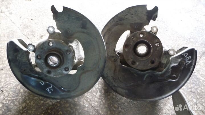 Кулак задний Ауди А8 Д4