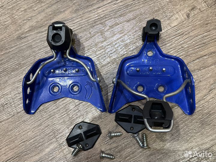 Крепления для лыж и ботинки отдам бесплатно