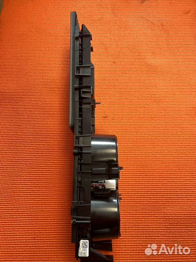 Подстаканник центральной консоли Land Rover Range